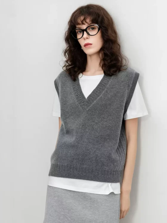 Woolen V-neck vest sweater