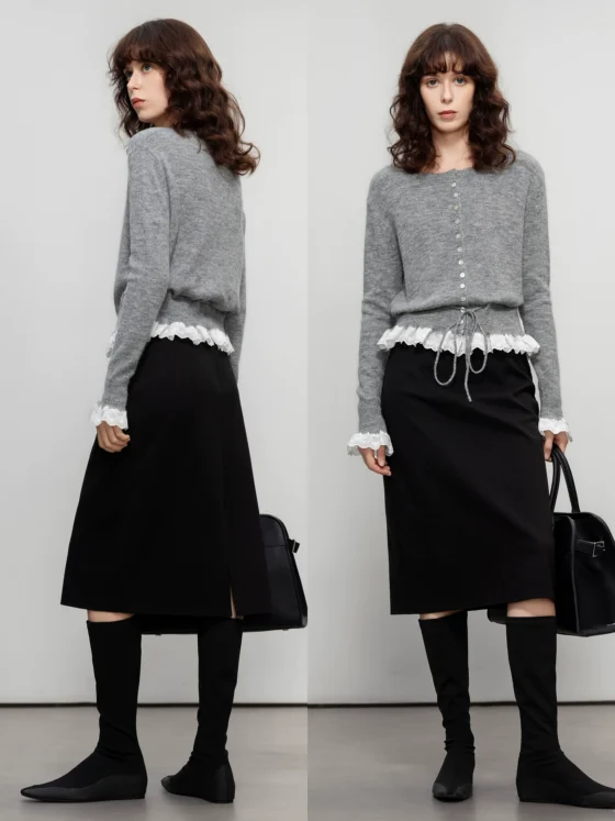 A soft and soft knitted sweater with a round-neck tie