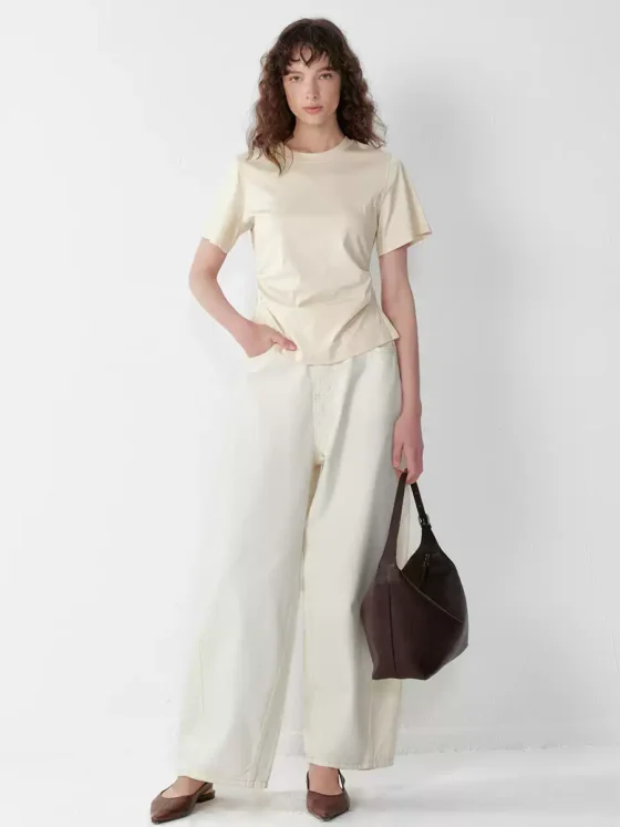 Ladies with pleated waist-cinching short-sleeved shirts