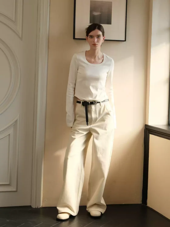 Washed low-rise straight-leg jeans for women