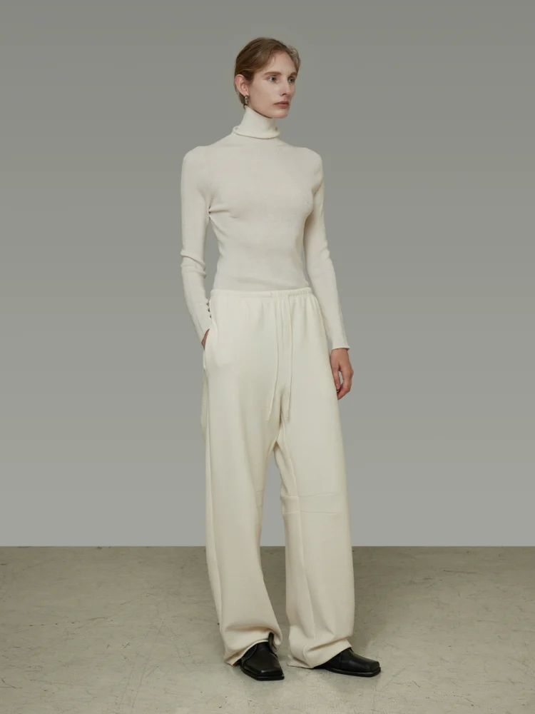 Loose, slimming, drape straight-leg casual pants