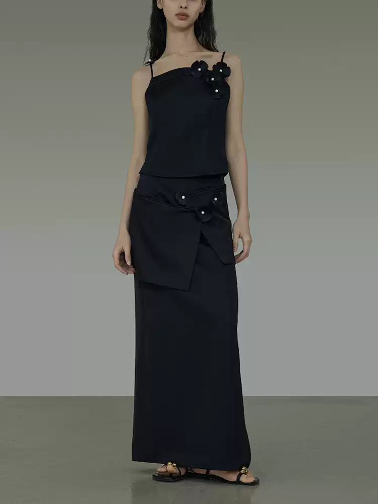 The design sense of two fake skirts