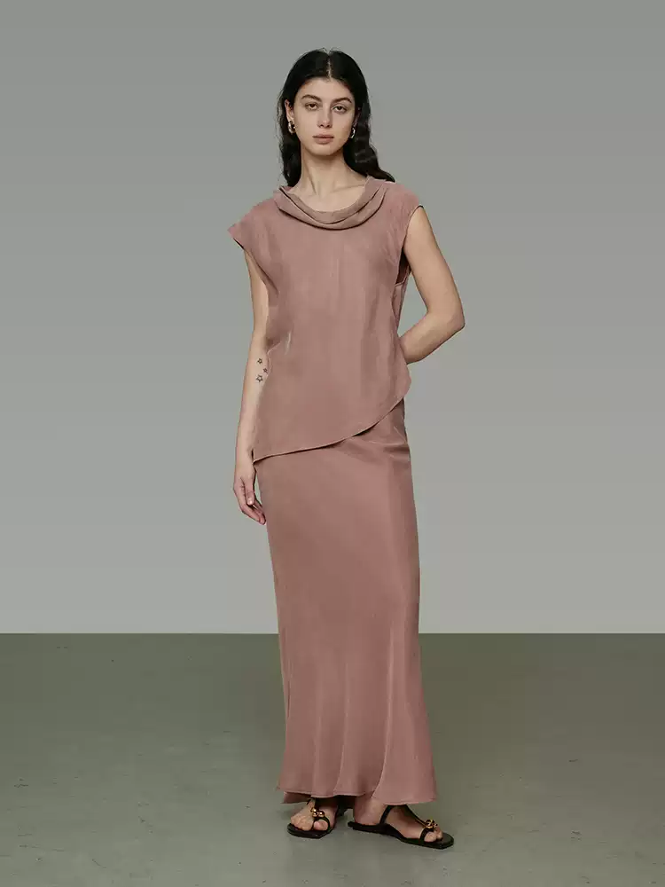 A French flowing skirt set