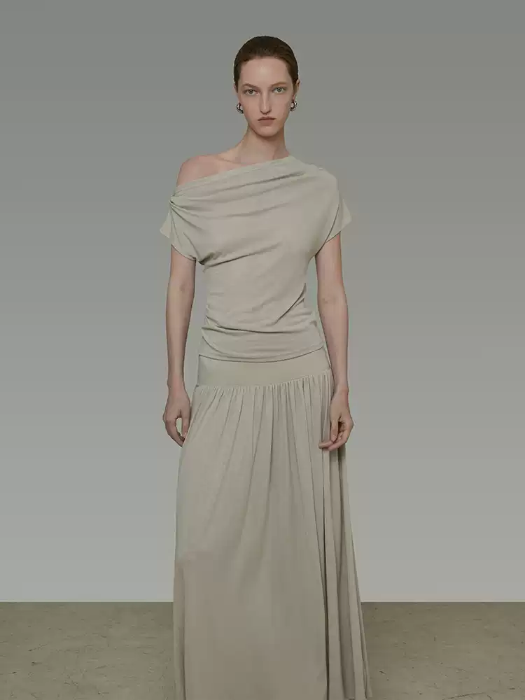 Pleated off-the-shoulder short-sleeved T-shirt skirt