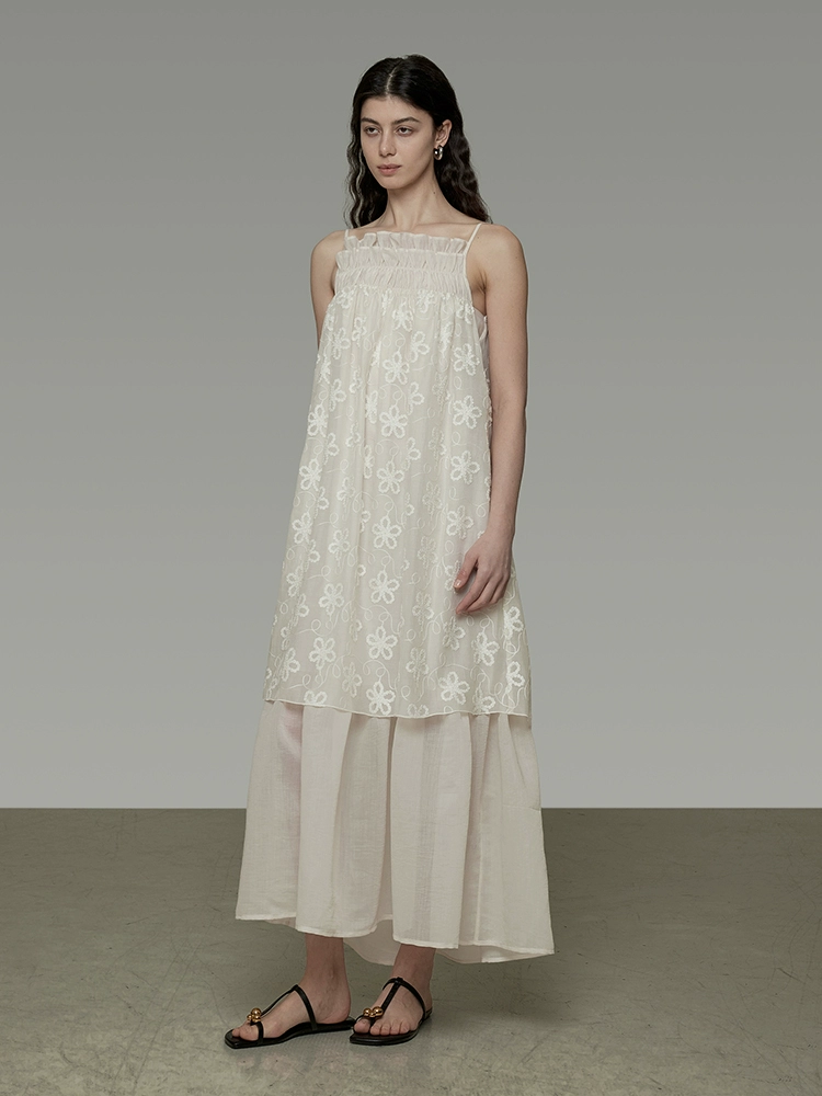 Double-layer halter dress with a sense of design