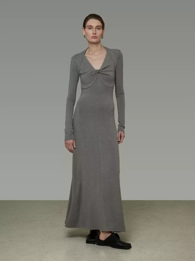 A V-neck knotted long-sleeved dress for women