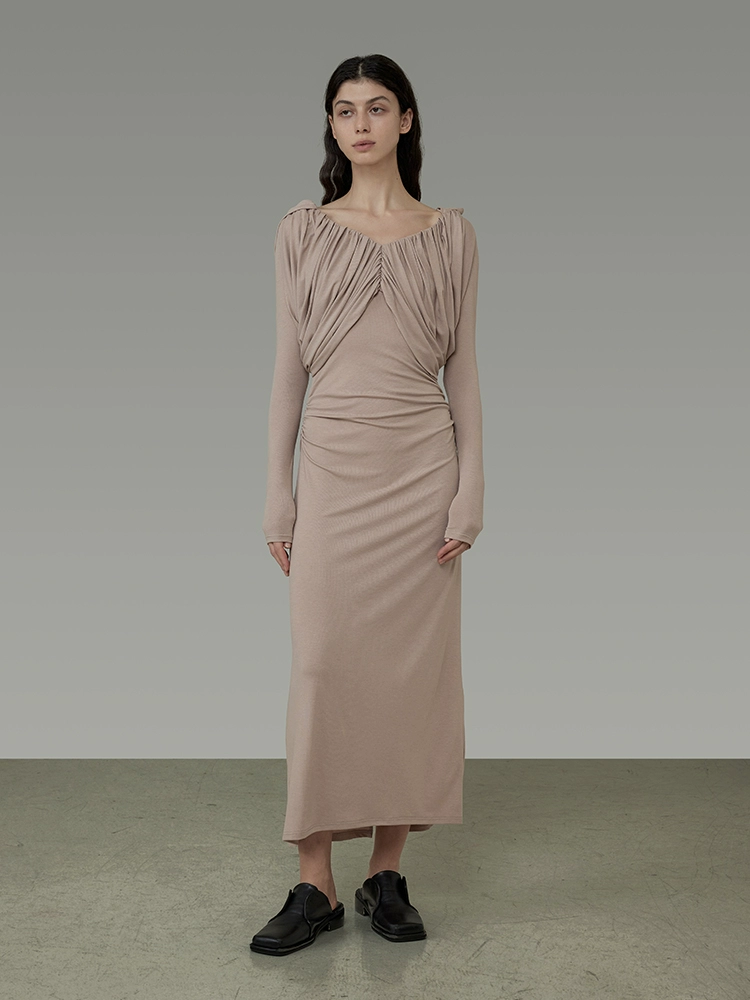 A pleated V-neck long-sleeved dress for women