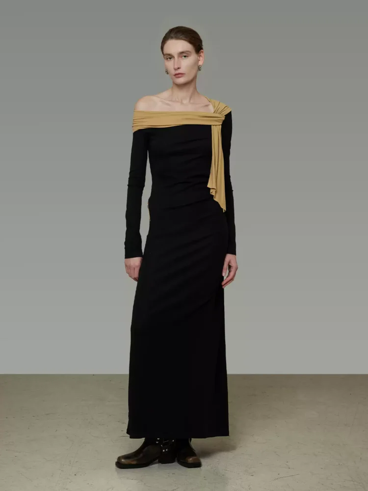A slimming and elegant long dress