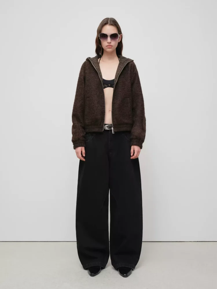 Washed low-waisted tapered jeans for women