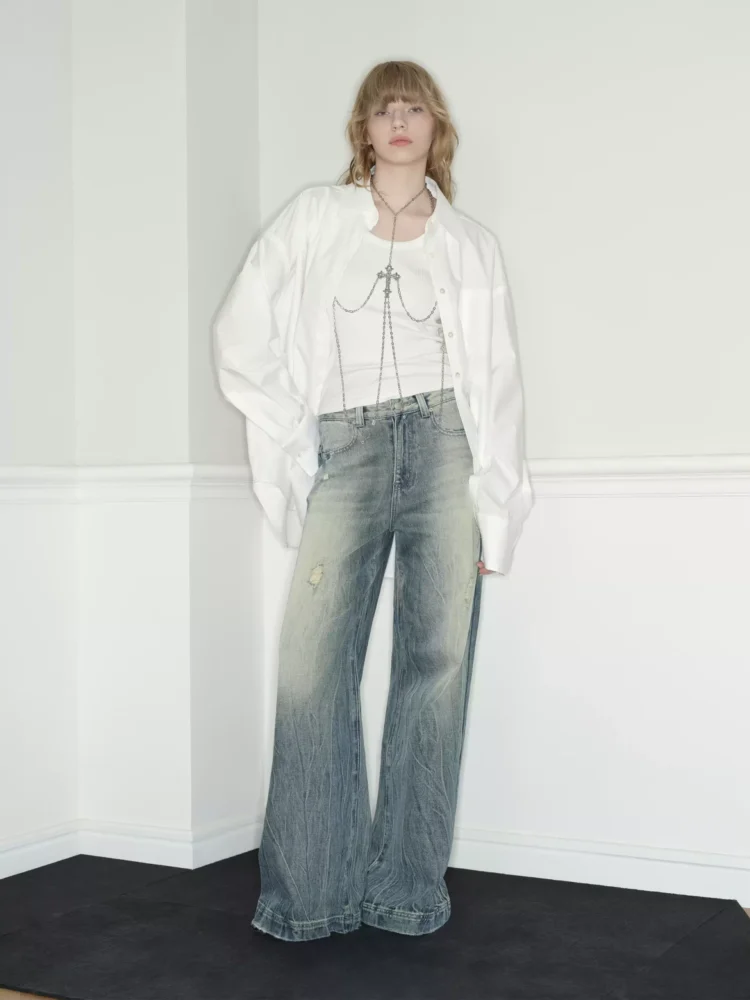 A pure cotton loose-fitting layered shirt