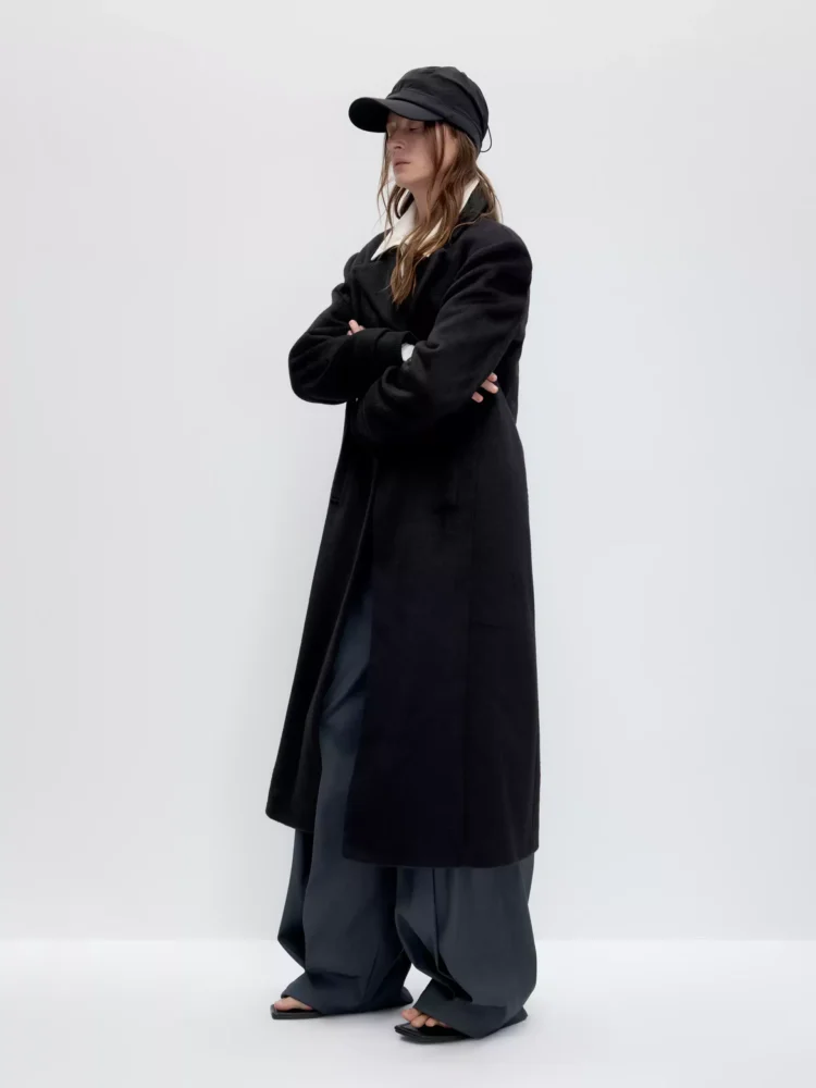 Double-buttoned, waist-cinching loose two-piece coat