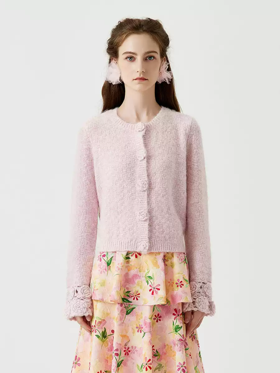 Woolen knitted cardigan in the style of a socialite