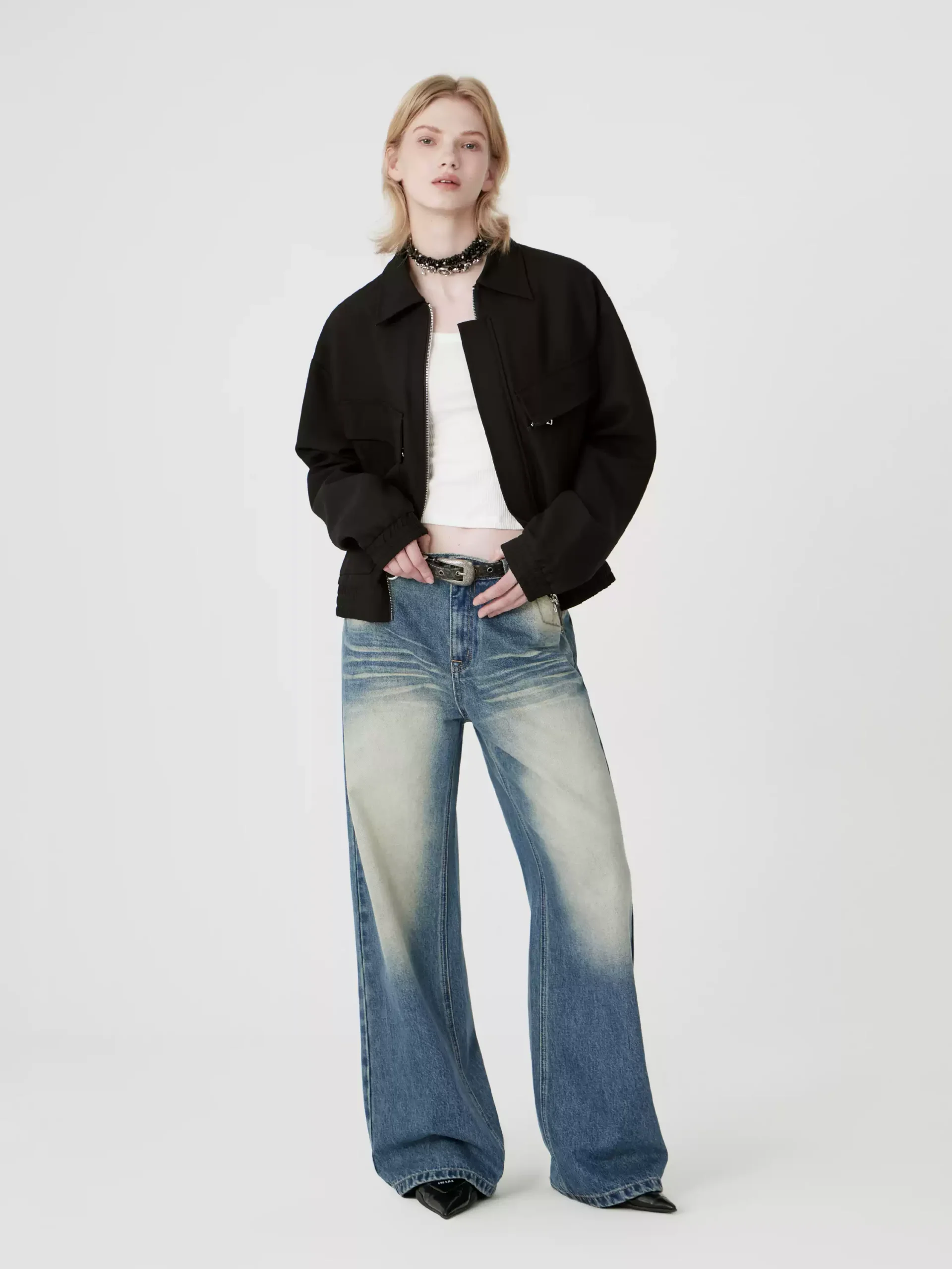 Women's jacket with double-pocket structure design