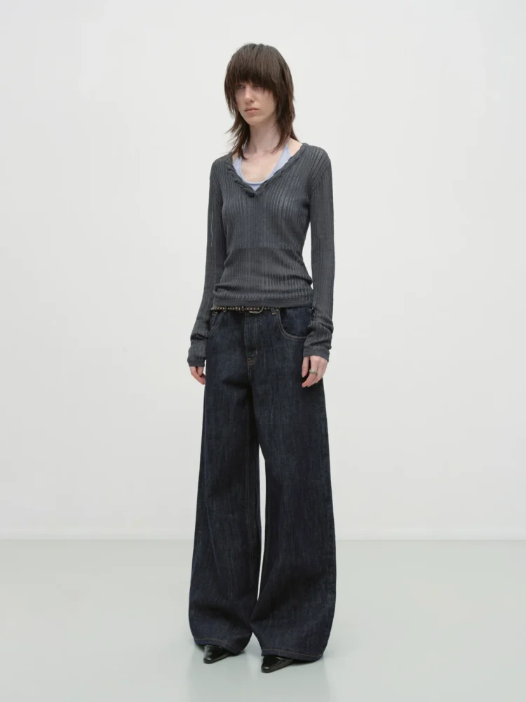 Color-blocking V-neck knitted long-sleeved T-shirt