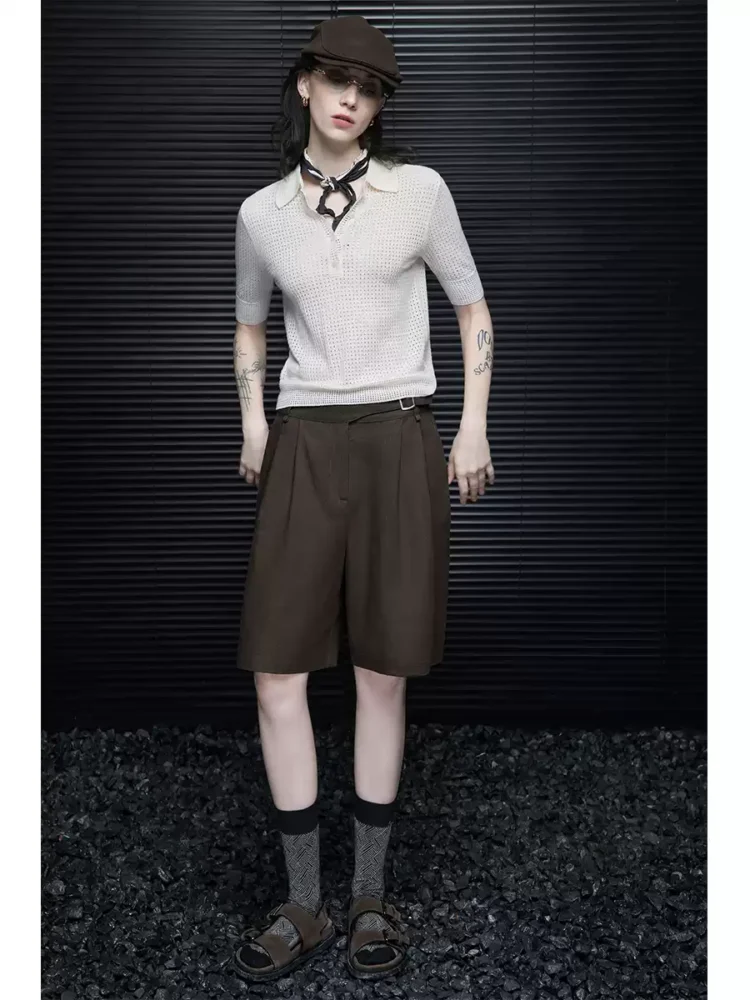 Coffee-colored casual capri shorts for women