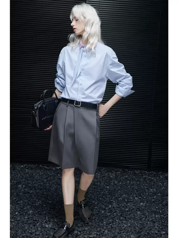 A fashionable and relaxed long-sleeved shirt top for women