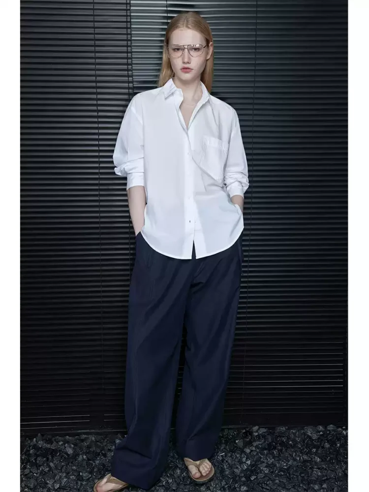 A thin high-end long-sleeved white shirt for women