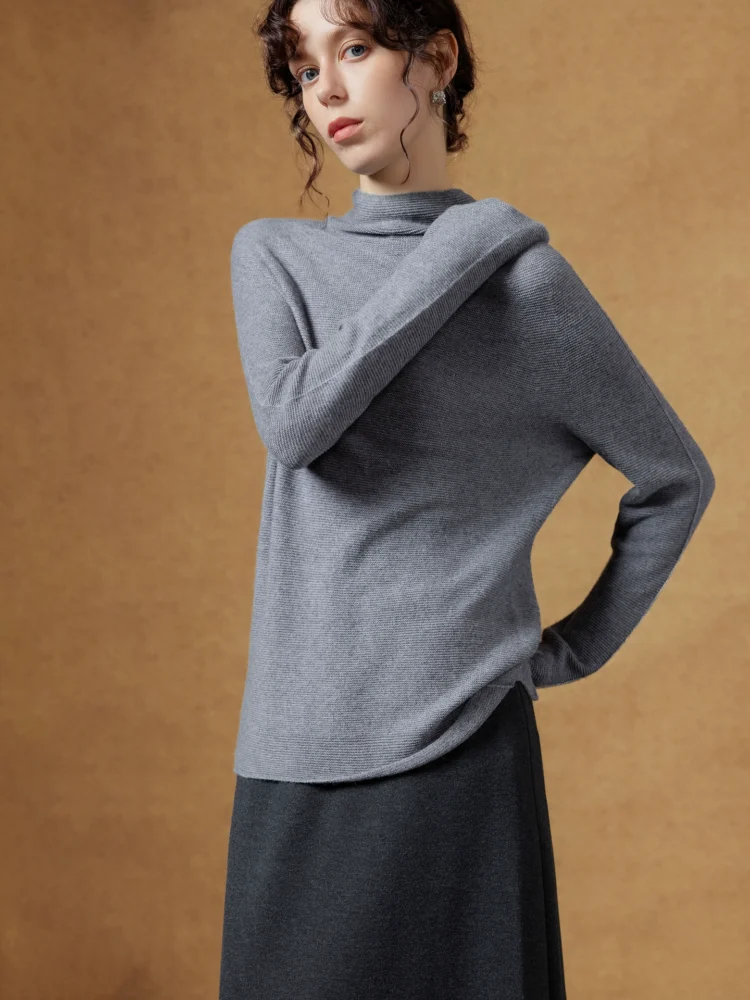 Comfortable soft and solid-colored knitted sweater