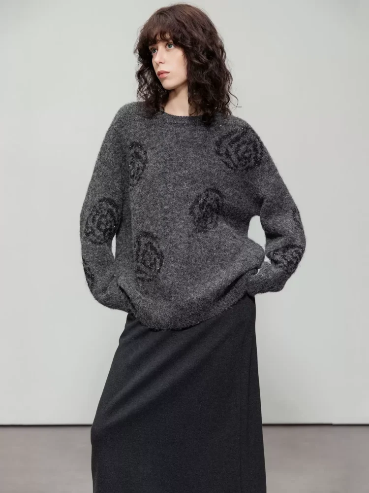 Romantic sequined rose round-neck knitted woman
