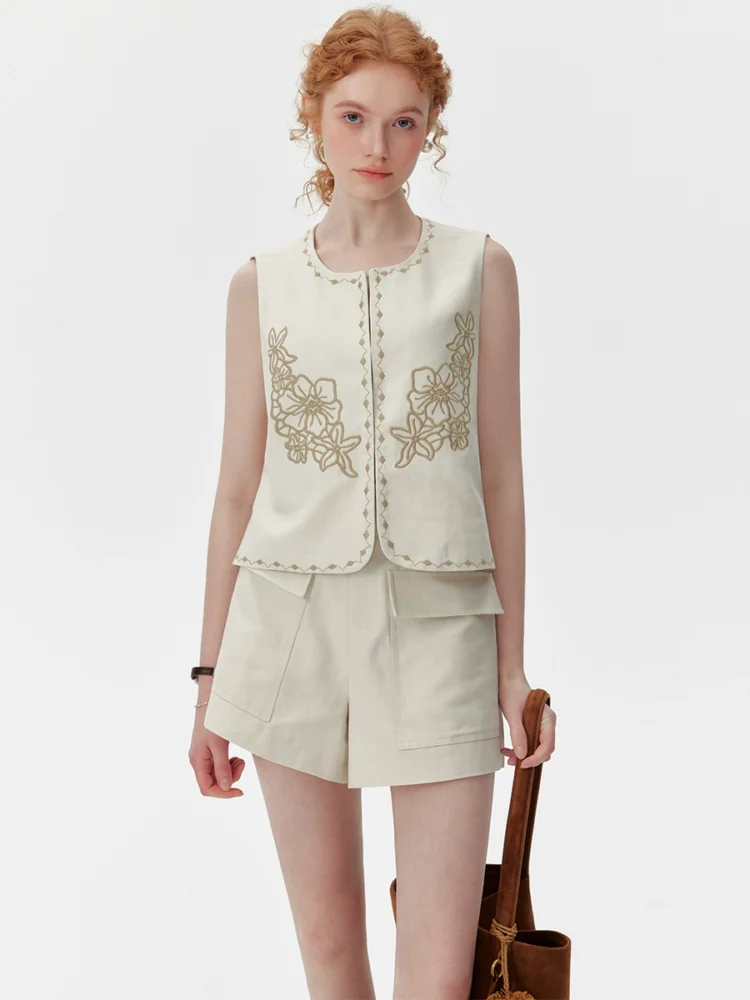 Hand-embroidered shorts suit for women