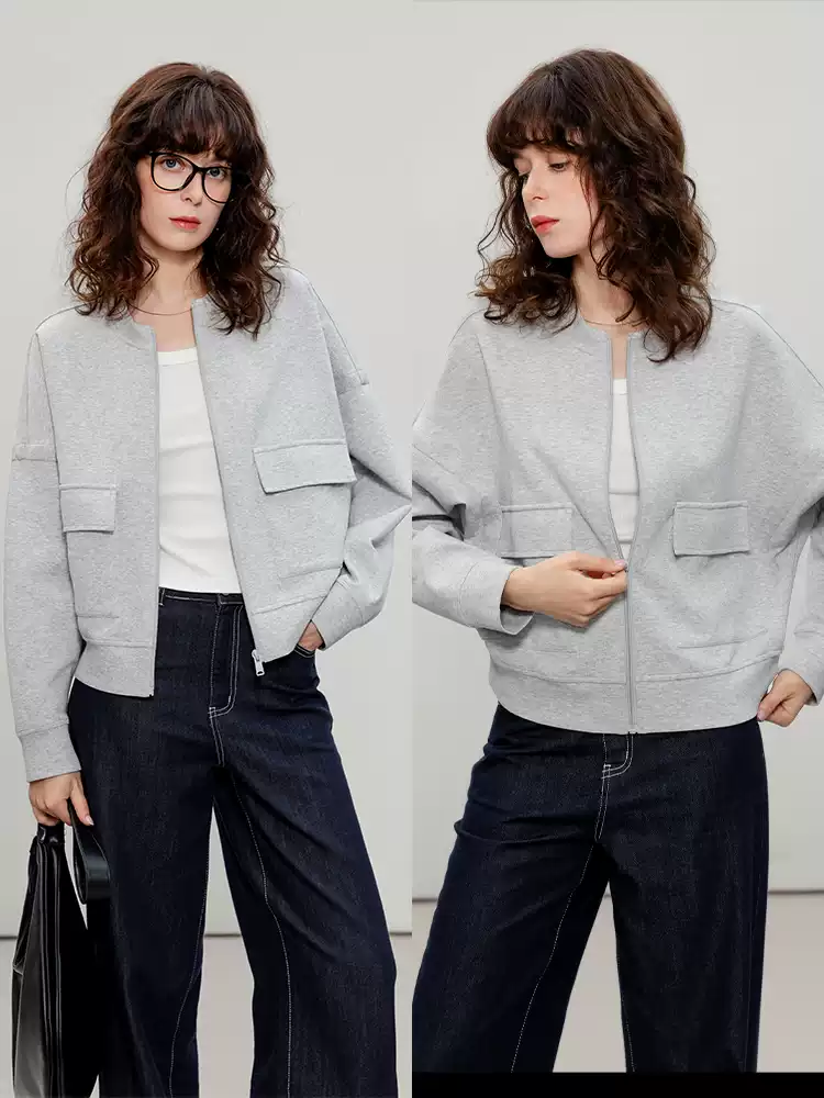 A new fashionable round-neck loose short top