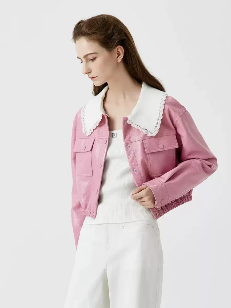 Short coat with a doll collar made of genuine leather